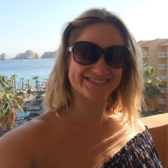 Meet your Posher, Jennifer - Picture 1 of 1